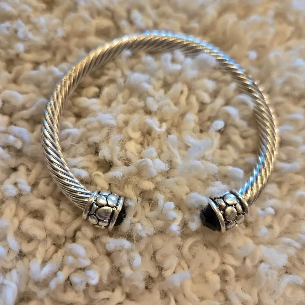 Silver Twist Cuff Bracelet Jet Bead